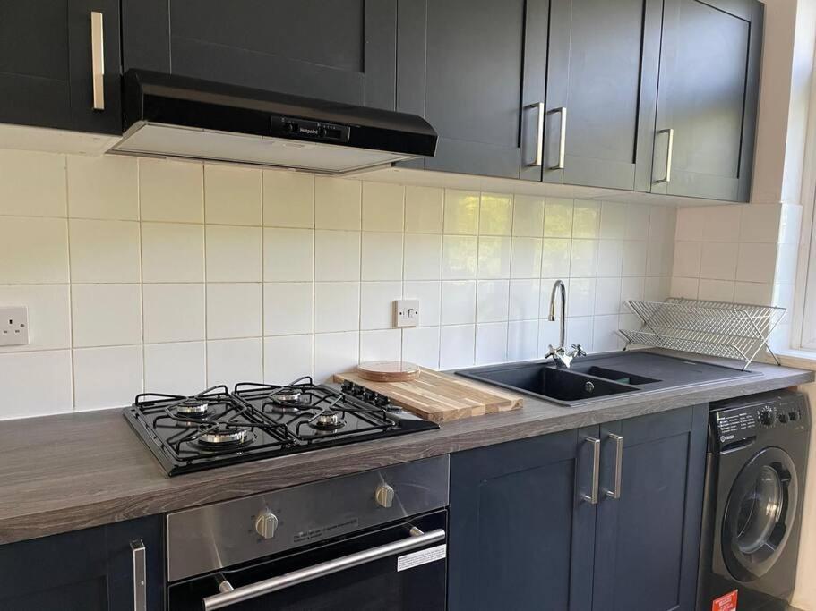 5 Bed 5Mins From Wembley Stadium London Bagian luar foto